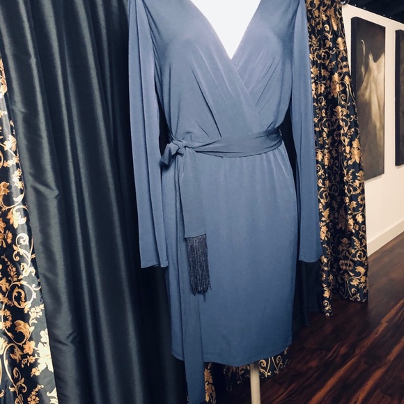 Dress - Picture 2 of 5